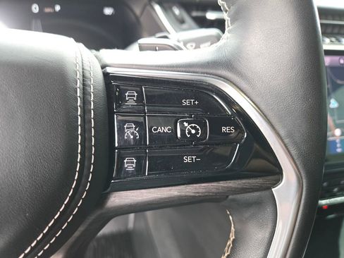 Used 2021 Jeep Grand Cherokee L Overland w/ Luxury Tech Group IV image 12