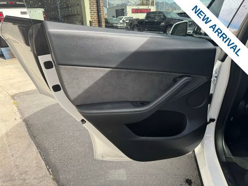 Used 2023 Tesla Model Y Long Range image 17