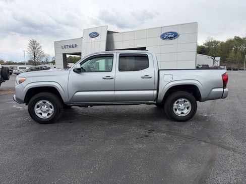 Used 2022 Toyota Tacoma SR AWD/4WD image 2