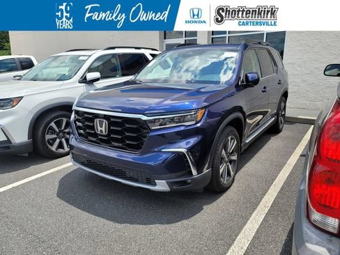 Used 2025 Honda Pilot Elite image 1