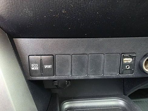 Used 2016 Toyota RAV4 XLE w/ Convenience Package AWD/4WD image 17