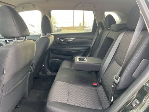Used 2018 Nissan Rogue SV image 15