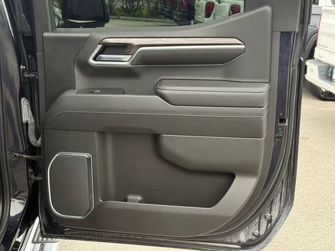 Used 2022 Chevrolet Silverado 1500 LTZ w/ Technology Package AWD/4WD image 35