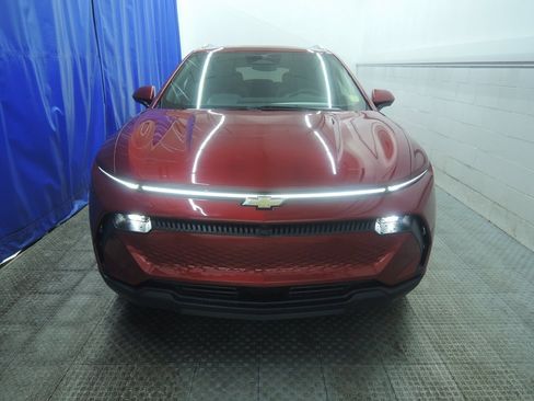 New 2026 Chevrolet Equinox EV LT image 11