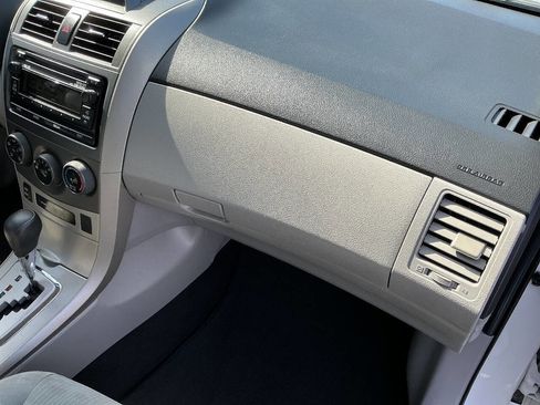 Used 2012 Toyota Corolla LE image 28