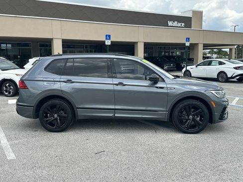 Used 2023 Volkswagen Tiguan SE R-Line FWD image 5