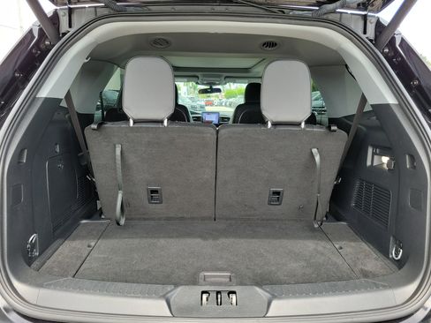 Used 2023 Ford Explorer XLT w/ Equipment Group 202A RWD image 17