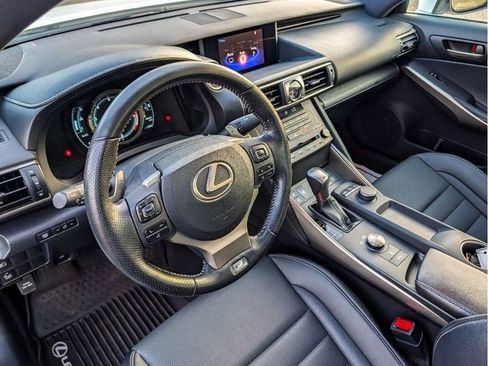 Used 2019 Lexus IS 300 F Sport w/ F Sport Package AWD/4WD image 18
