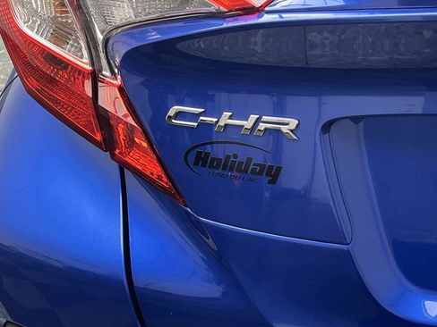Used 2019 Toyota C-HR XLE FWD image 4