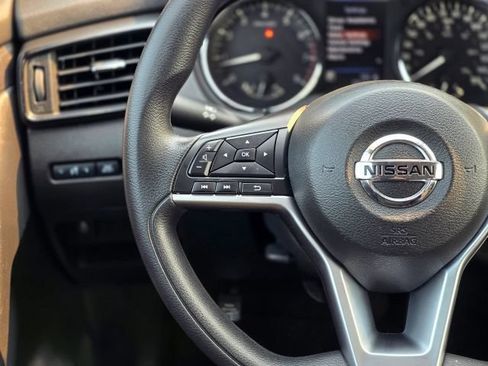 Used 2020 Nissan Rogue SV FWD image 14