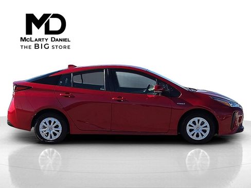 Used 2022 Toyota Prius LE image 6
