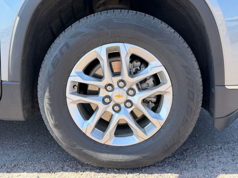Used 2020 Chevrolet Traverse LT FWD image 6
