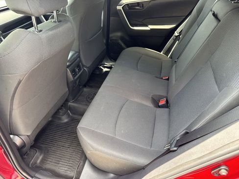 Used 2022 Toyota RAV4 LE image 20
