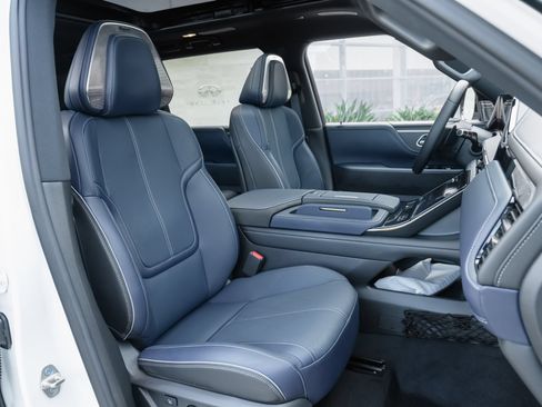 Certified 2026 INFINITI QX80 4WD w/ Sport Exterior Package image 38