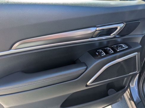 Used 2025 Kia Telluride S image 11