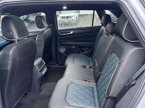 Used 2024 Volkswagen Atlas Cross Sport SEL Premium R-Line image 9