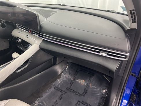 Used 2023 Hyundai Elantra Limited image 20