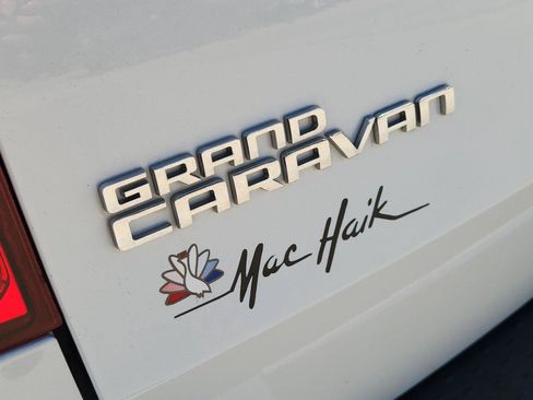 Used 2018 Dodge Grand Caravan SE FWD image 27