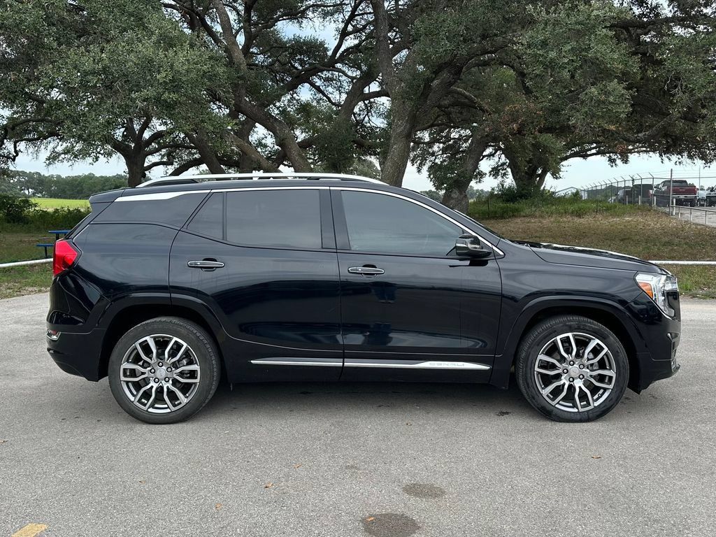 Used 2023 GMC Terrain Denali w/ LPO, Floor Liner Package AWD/4WD image 4