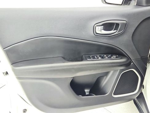 Used 2021 Jeep Compass Latitude AWD/4WD image 40