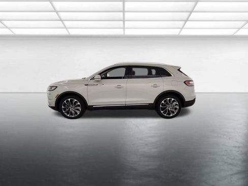 Used 2023 Lincoln Nautilus Reserve w/ Equipment Group 201A image 5