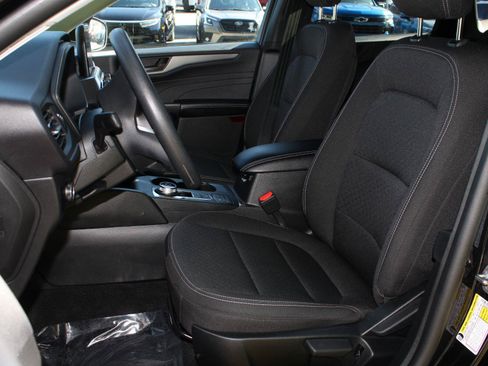 Used 2025 Ford Escape Active AWD/4WD image 17