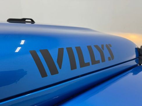 Used 2022 Jeep Gladiator Willys image 40