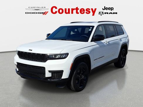 Certified 2023 Jeep Grand Cherokee L Altitude AWD/4WD image 8