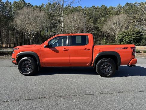 Certified 2025 Nissan Frontier PRO-4X w/ Interior Protection Package image 5