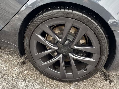 Used 2021 Tesla Model S Plaid image 25