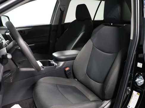 Certified 2025 Toyota RAV4 LE image 26