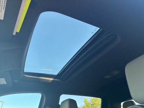 Used 2025 Chevrolet Silverado 1500 ZR2 w/ Technology Package image 10