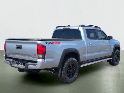 Used 2019 Toyota Tacoma TRD Off-Road w/ TRD Premium Off Road Package AWD/4WD image 6