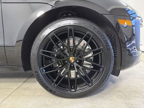 Certified 2022 Porsche Macan GTS image 15