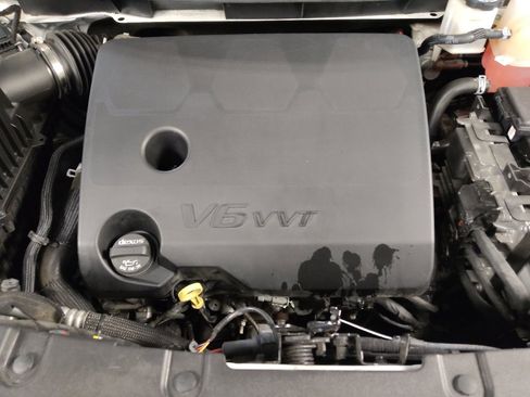 Used 2022 Chevrolet Traverse LS image 30