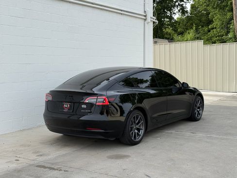 Used 2022 Tesla Model 3 Long Range AWD/4WD image 5