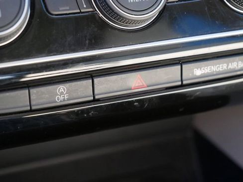 Certified 2022 Volkswagen Atlas SE w/ Panoramic Sunroof Package image 33