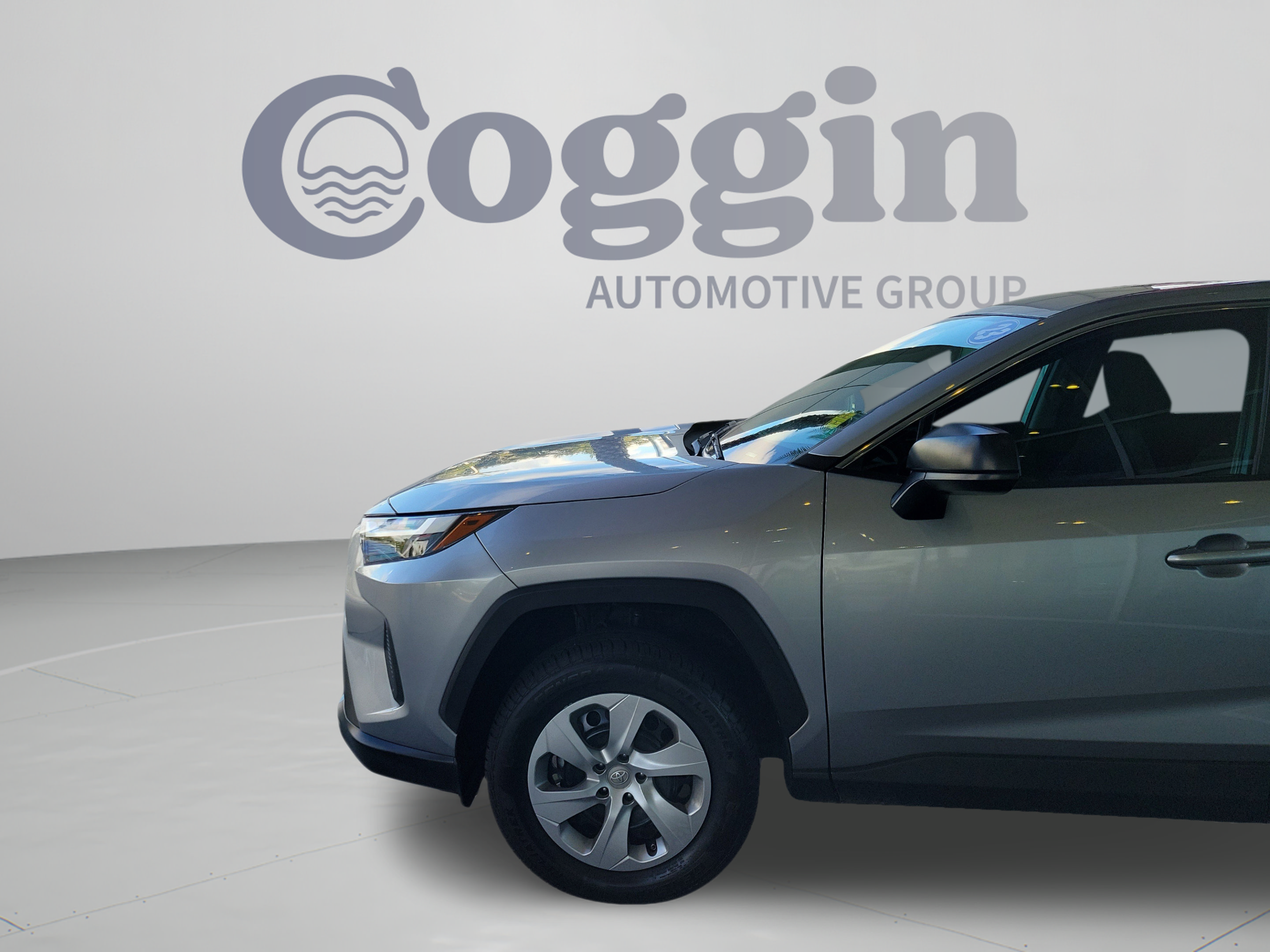 Used 2023 Toyota RAV4 LE FWD image 33