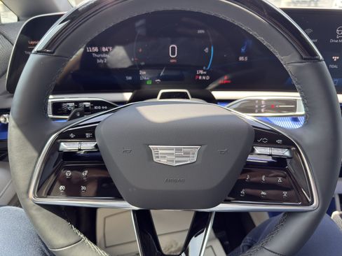Used 2025 Cadillac Optiq Luxury 1 AWD/4WD image 9