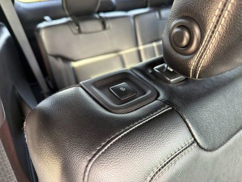 Used 2020 Ford Explorer ST image 13