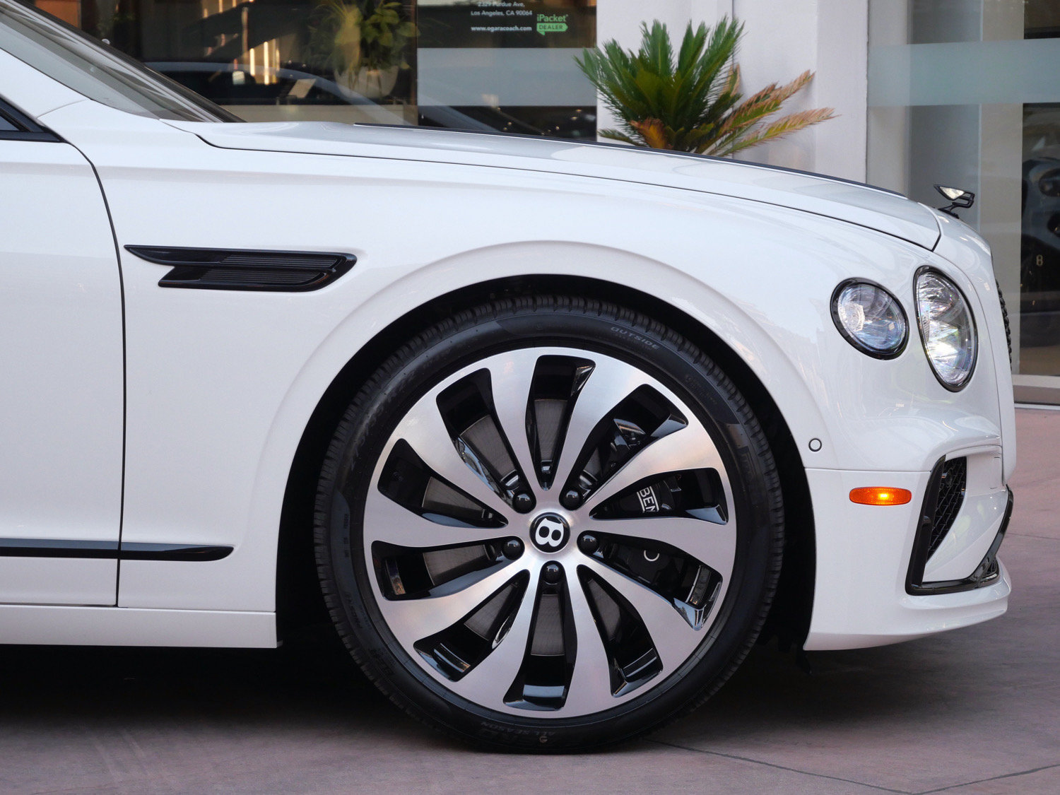 New 2026 Bentley Flying Spur V8 AWD/4WD image 6