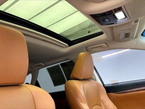 Used 2022 Lexus RX 350L Premium w/ Premium Package image 24