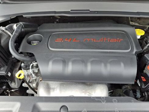 Used 2022 Jeep Compass Latitude w/ Convenience Group AWD/4WD image 29