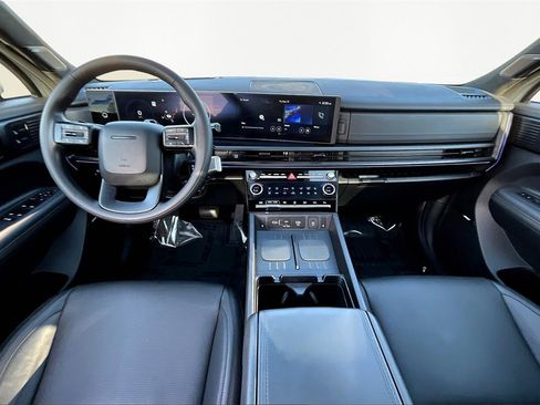 Used 2025 Hyundai Santa Fe Calligraphy image 16