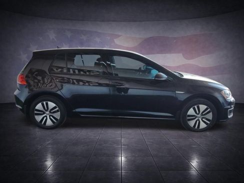 Used 2016 Volkswagen e-Golf SE w/ DC Fast Charging Package FWD image 6