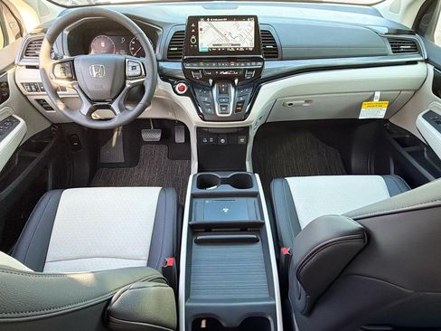 Used 2026 Honda Odyssey Elite image 9