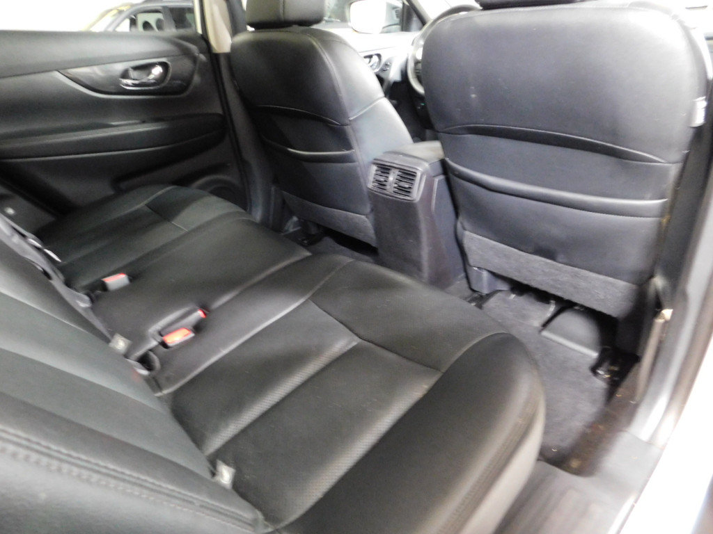 Used 2016 Nissan Rogue SL w/ SL Premium Package AWD/4WD image 14