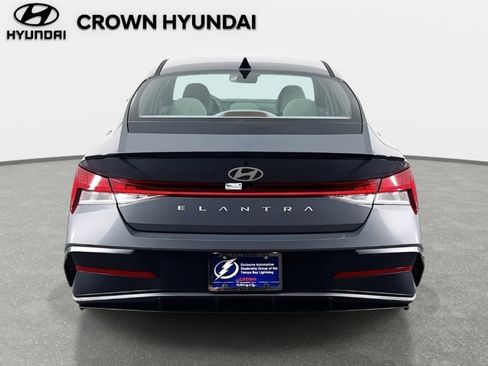 New 2026 Hyundai Elantra SEL Sport FWD image 6