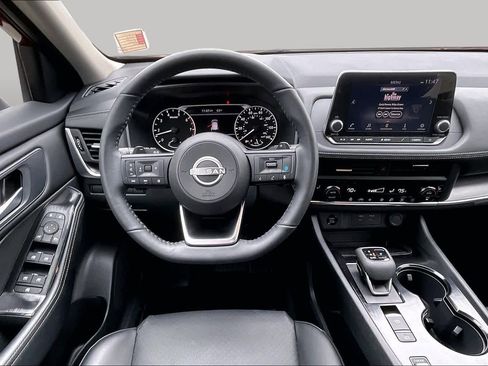 Used 2024 Nissan Rogue SV w/ SV Premium Package FWD image 6