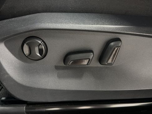 Certified 2024 Volkswagen Tiguan SE AWD/4WD image 17